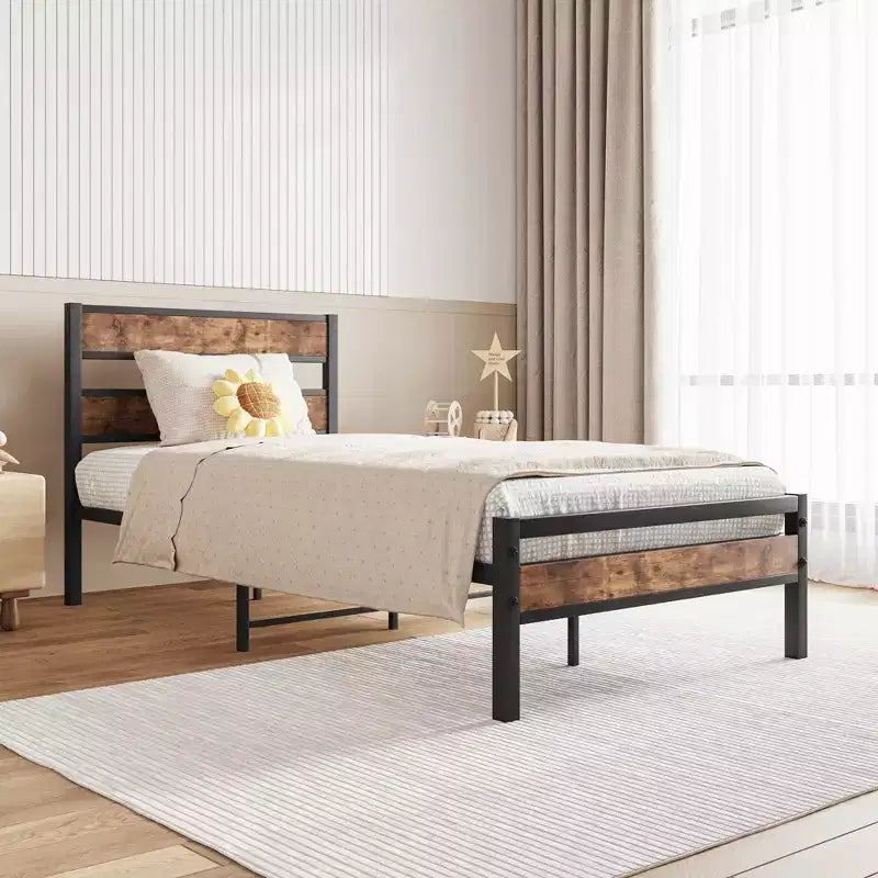 Struttura letto a piattaforma rustica industriale con testiera in legno, doghe in metallo, singolo/matrimoniale