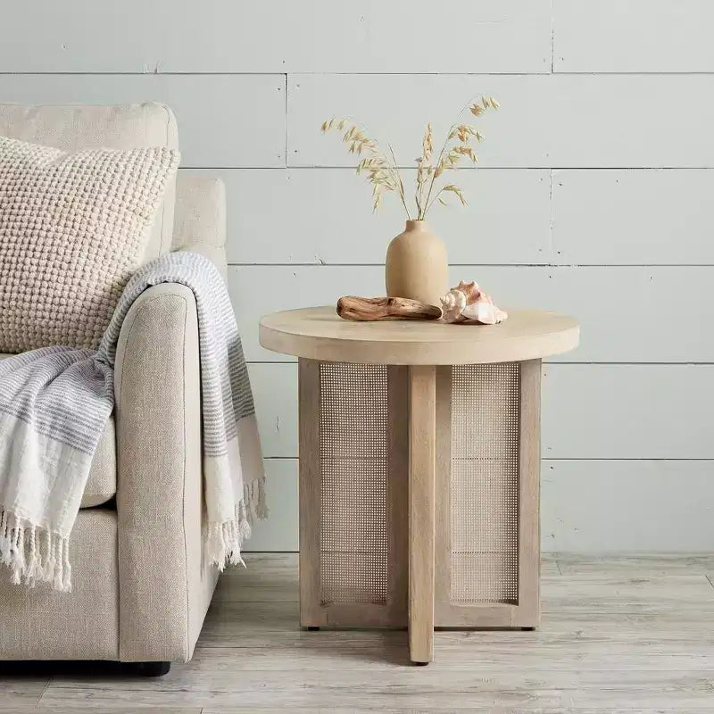 Tavolo rotondo in rattan marrone